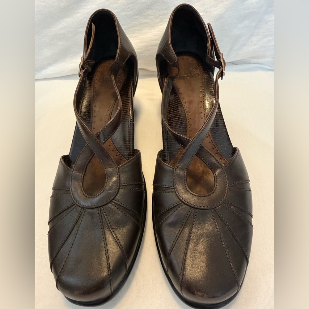VGUC Dansko Brown Leather Cross-Strap Retro Style Heels Women’s 8-8 1/2 US/39 EU